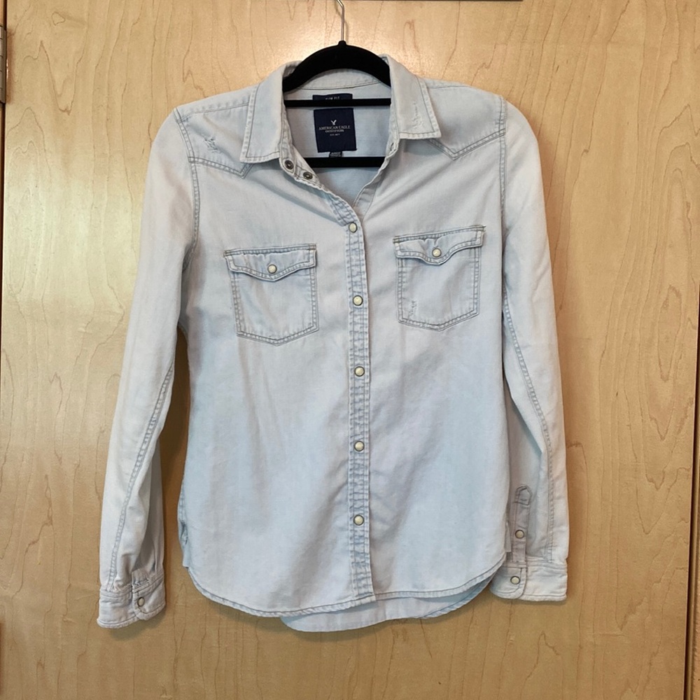 American Eagle Chambray Button Up